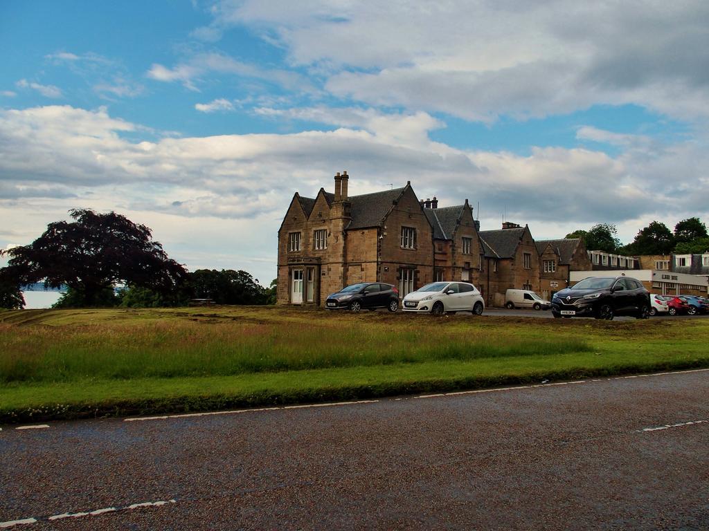 Almond House Lodge エディンバラ エクステリア 写真