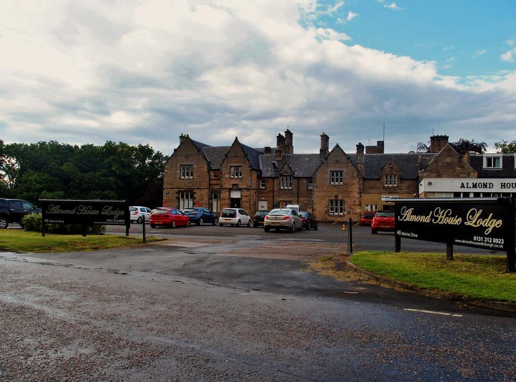 Almond House Lodge エディンバラ エクステリア 写真